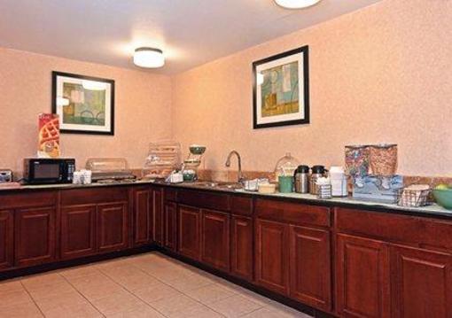фото отеля Quality Inn Brunswick (Ohio)