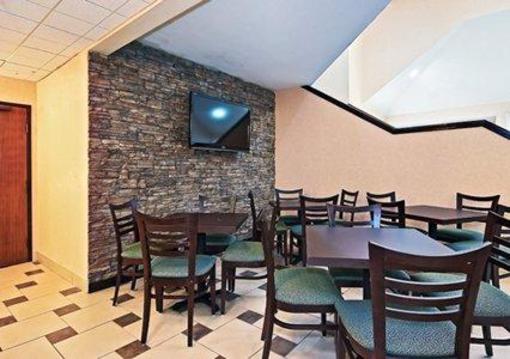 фото отеля Quality Inn Brunswick (Ohio)
