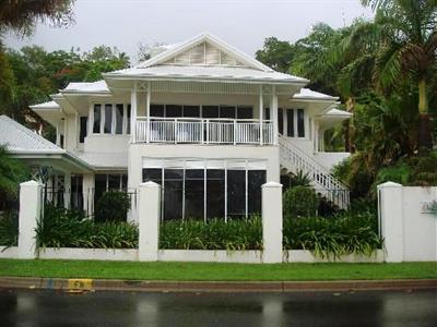 фото отеля Trinity On The Esplanade Villas Cairns