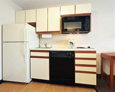 фото отеля Candlewood Suites - Rogers