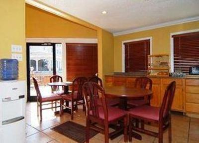 фото отеля Econo Lodge Inn & Suites Hot Springs