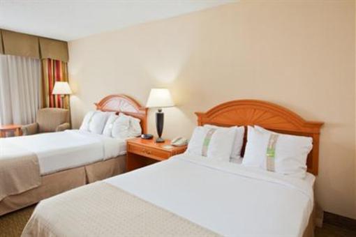 фото отеля Garden Plaza Hotel and Suites
