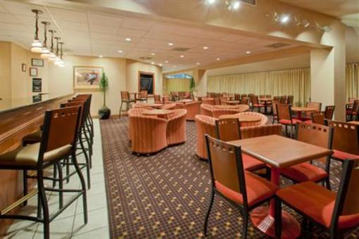 фото отеля Garden Plaza Hotel and Suites