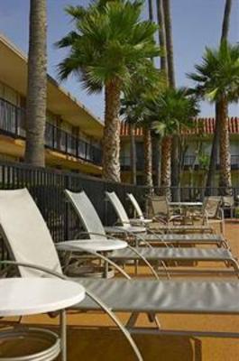 фото отеля Holiday Inn Santa Barbara - Goleta