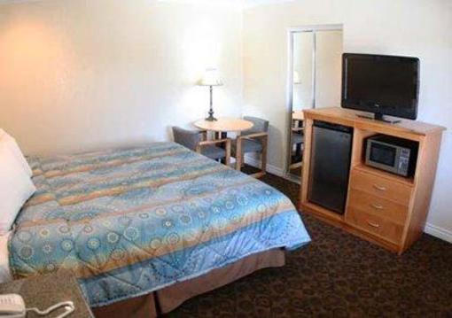 фото отеля Rodeway Inn & Suites Pacific Coast Highway