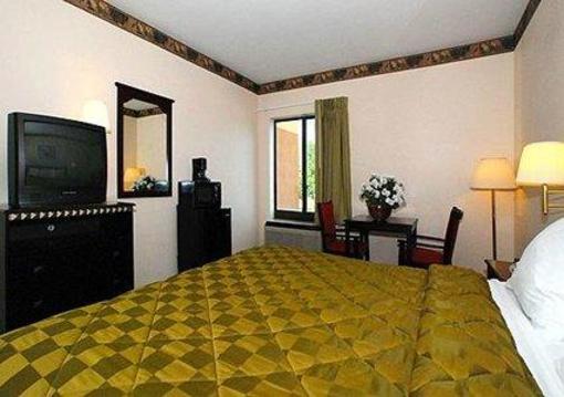 фото отеля Comfort Inn Lenexa