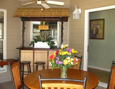 фото отеля Spruce Hill Inn & Cottages