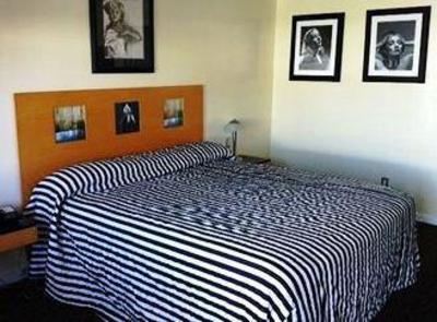 фото отеля Beverly Laurel Motor Hotel