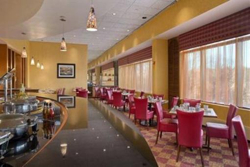 фото отеля Hilton East Brunswick