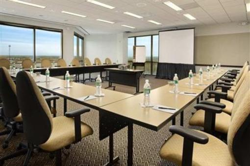 фото отеля Hilton East Brunswick