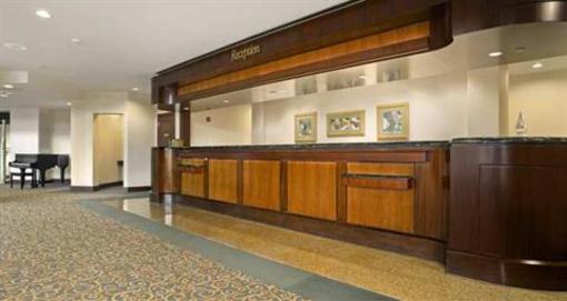 фото отеля Hilton East Brunswick