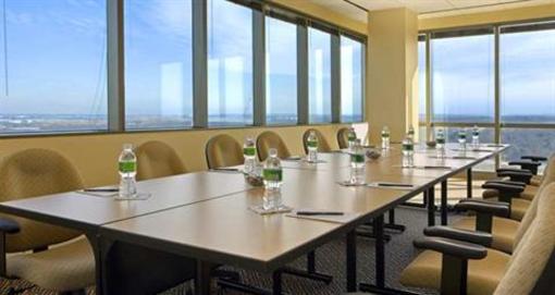 фото отеля Hilton East Brunswick