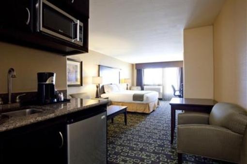 фото отеля Holiday Inn Express Hotel & Suites Woodland Hills