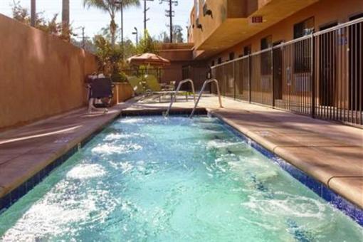 фото отеля Holiday Inn Express Hotel & Suites Woodland Hills