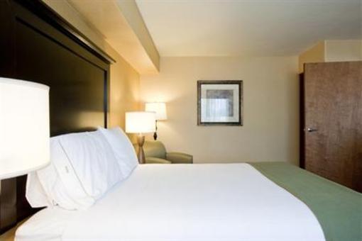 фото отеля Holiday Inn Express Hotel & Suites Woodland Hills