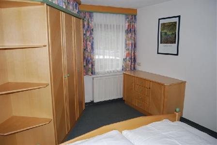 фото отеля Ferienanlage Hotel Garni Larchenhof Lermoos
