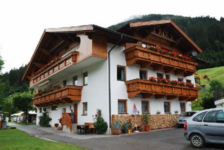 фото отеля Ferienanlage Hotel Garni Larchenhof Lermoos