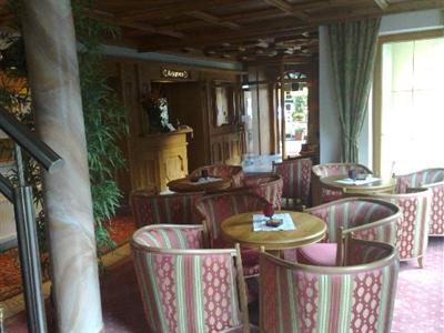 фото отеля Ferienanlage Hotel Garni Larchenhof Lermoos