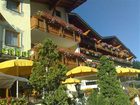 фото отеля Ferienanlage Hotel Garni Larchenhof Lermoos