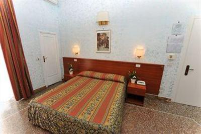 фото отеля Hotel Miramare Ladispoli
