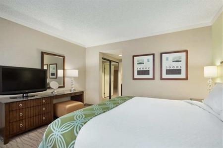 фото отеля Embassy Suites San Diego - La Jolla