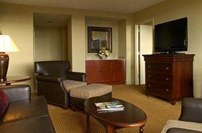 фото отеля Sheraton Overland Park at the Convention Center