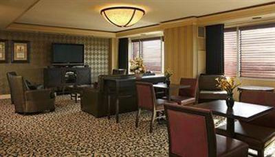 фото отеля Sheraton Overland Park at the Convention Center