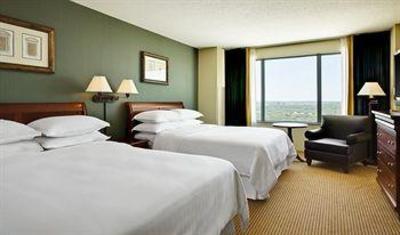 фото отеля Sheraton Overland Park at the Convention Center