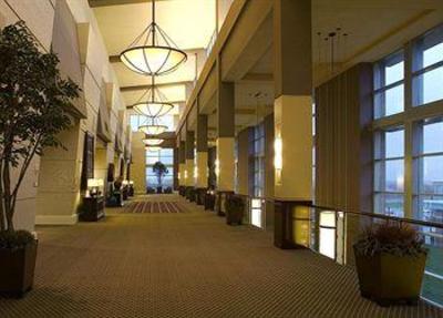 фото отеля Sheraton Overland Park at the Convention Center
