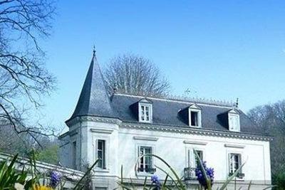 фото отеля Les Fontaines Saint-Pierre-des-Corps