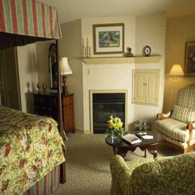 фото отеля Golden Plough Inn Lahaska