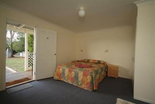 фото отеля Junee Motor Inn