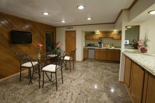 фото отеля Americas Best Value Inn Edna