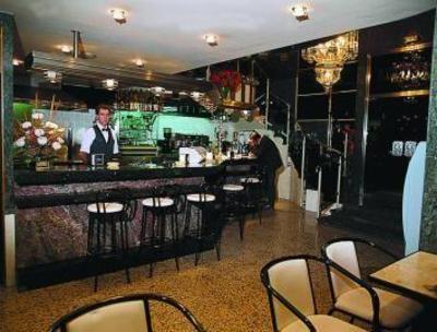 фото отеля Hotel Luna Arabial Granada