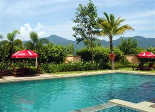 фото отеля Qixianling Hot Spring Golf Club - Baoting