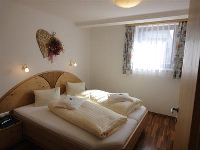 фото отеля Haus Binter Bed and Breakfast Weissensee