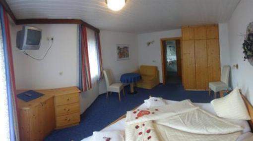 фото отеля Haus Binter Bed and Breakfast Weissensee