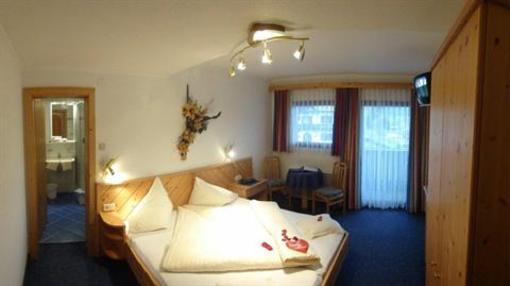 фото отеля Haus Binter Bed and Breakfast Weissensee