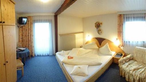 фото отеля Haus Binter Bed and Breakfast Weissensee