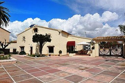 фото отеля Hostal Del Priorat Tarragona