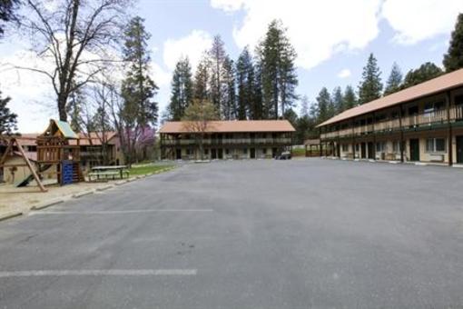 фото отеля Americas Best Value Inn Yosemite Westgate Lodge