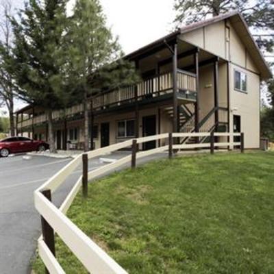 фото отеля Americas Best Value Inn Yosemite Westgate Lodge