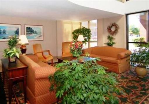 фото отеля Comfort Inn Livonia