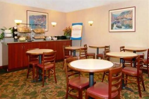 фото отеля Comfort Inn Livonia