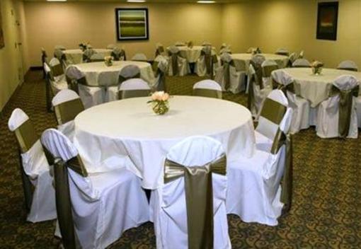 фото отеля Comfort Inn Livonia