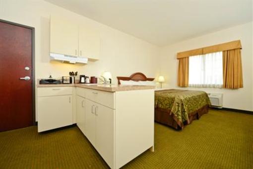 фото отеля Best Western Inn & Suites WaKeeney