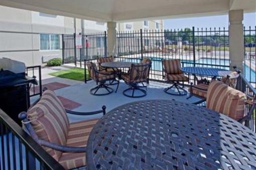 фото отеля Candlewood Suites Nederland