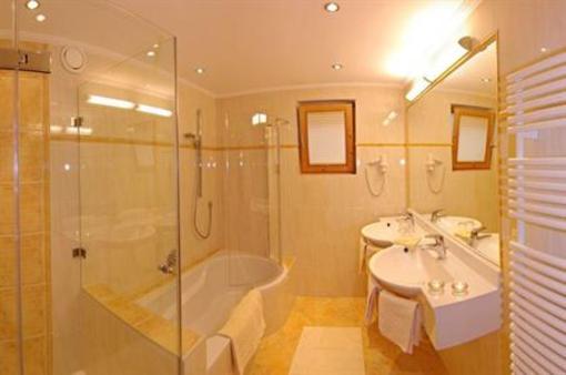 фото отеля ApartHotel Garni Asterhof Fügenberg