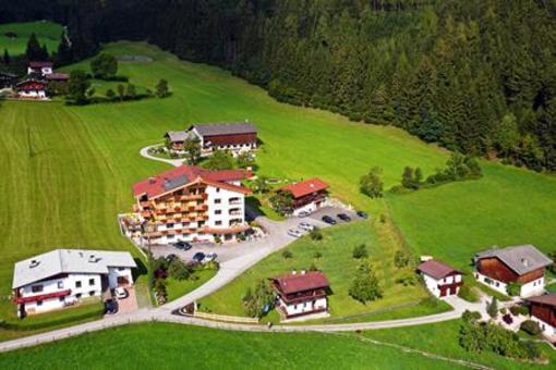 фото отеля ApartHotel Garni Asterhof Fügenberg