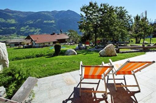 фото отеля ApartHotel Garni Asterhof Fügenberg